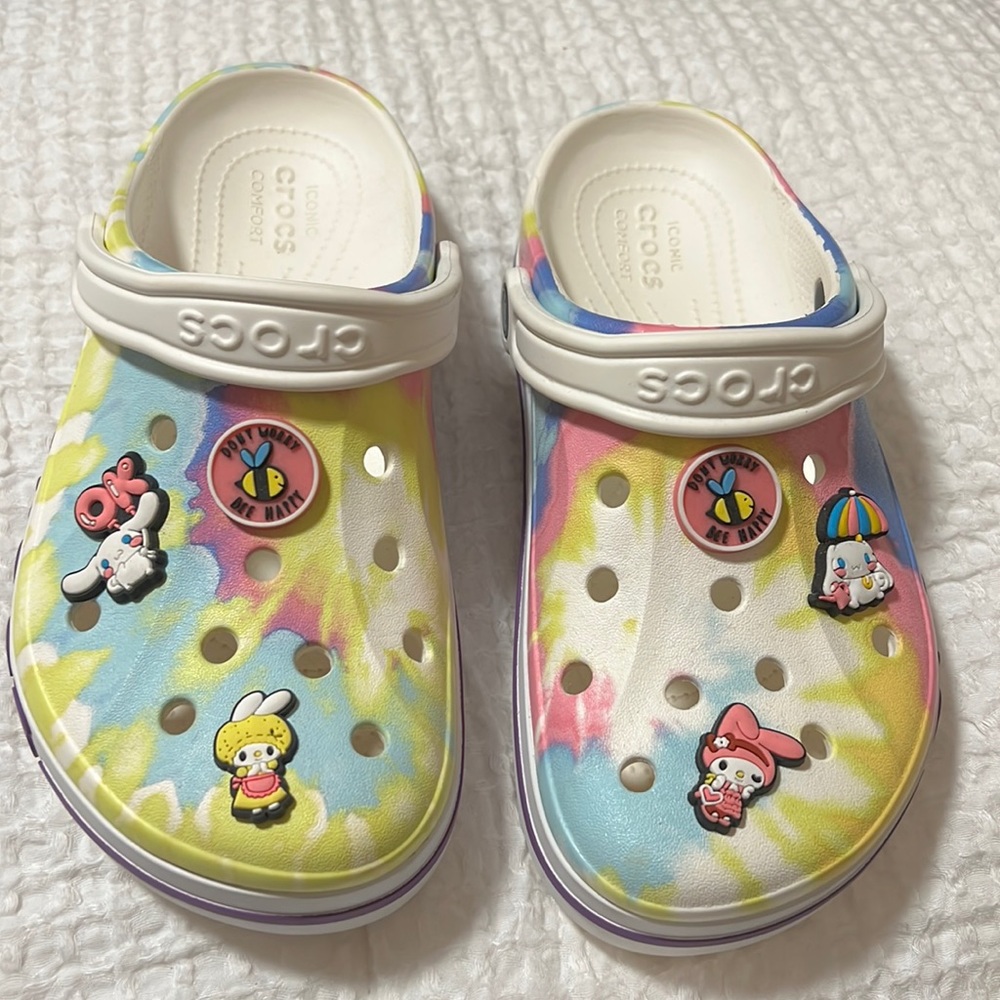Women’s size 8 crocs